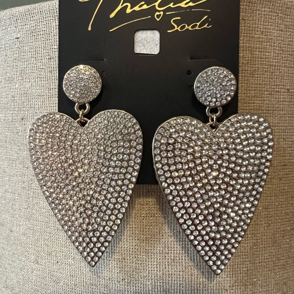 ✨Macy's x Thalia Sparkling Gold Pavé Heart Earrings✨ - Picture 4 of 4